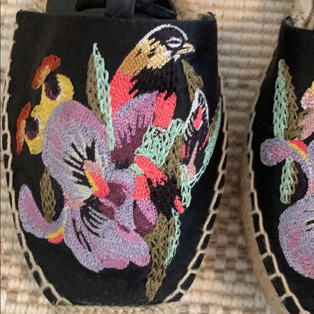 ETRO Embroidered Espadrilles- FITS LIKE SIZE 8/8.5 - Picture 4 of 8